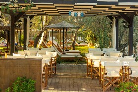 Robolla Beach Apart Hotel