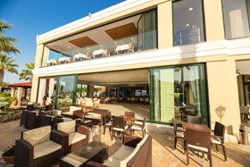 Robolla Beach Apart Hotel