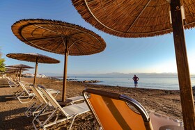 Robolla Beach Apart Hotel