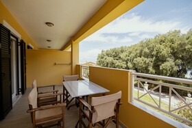 Robolla Beach Apart Hotel