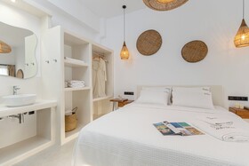 Adama's Suites Naxos