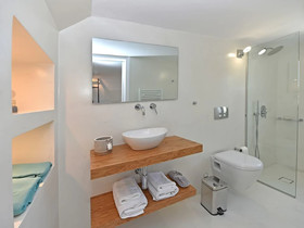 Tinos Blend Suites