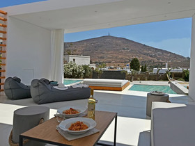 Tinos Blend Suites