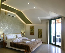 Plaza Pallas Hotel