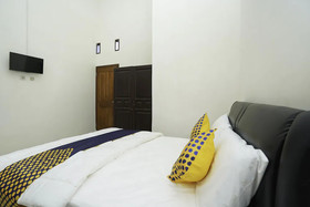 Griya Demangan Syariah  by OYO Rooms