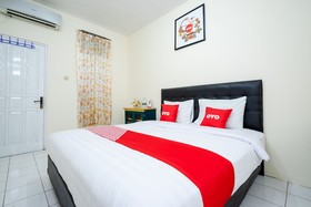 Anugerah Wisata Hotel by OYO Rooms