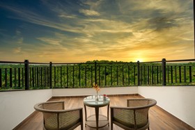 Amoravida by 7 Apple Resorts