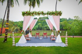 Amoravida by 7 Apple Resorts