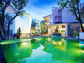 Amoravida by 7 Apple Resorts
