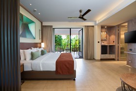 Amoravida by 7 Apple Resorts