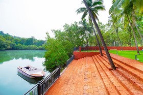 Amoravida by 7 Apple Resorts