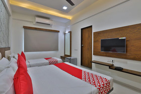Dev Orchid By OYO Rooms