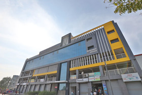 Dev Orchid By OYO Rooms