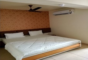 FabHotel Bharosa Inn
