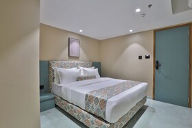 Hotel Serenity