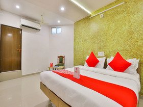 Shreenath by OYO Rooms