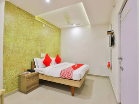Shreenath by OYO Rooms