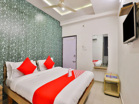 Shreenath by OYO Rooms