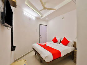 Shreenath by OYO Rooms