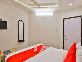 Shreenath by OYO Rooms
