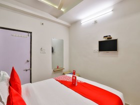Shreenath by OYO Rooms