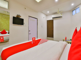 Shreenath by OYO Rooms