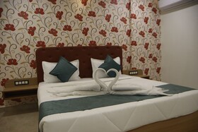 The Sky Comfort Beach Hotel