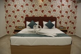 The Sky Comfort Beach Hotel