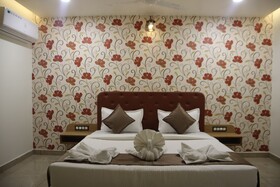 The Sky Comfort Beach Hotel