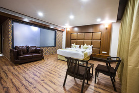 Jalashray Resort