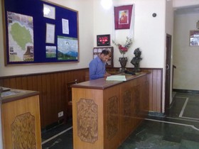 Chinar Lodge Hotel