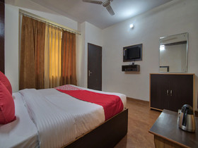 Hotel Green Woods By OYO Rooms
