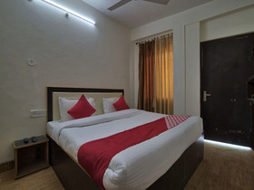 Hotel Green Woods By OYO Rooms
