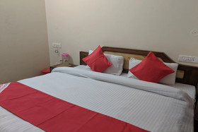OYO 24660 Mahasu Villa