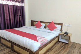 OYO 24660 Mahasu Villa