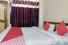 OYO 24660 Mahasu Villa