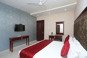 Eleven Heights by OYO Rooms