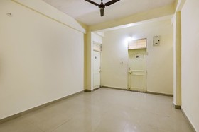 Radha Madhav Palace by OYO Rooms