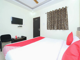 Hotel Shri Radha ISBT by OYO Rooms