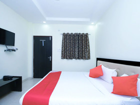Hotel Shri Radha ISBT by OYO Rooms