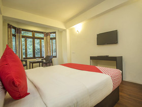 Taktse Continental by OYO Rooms