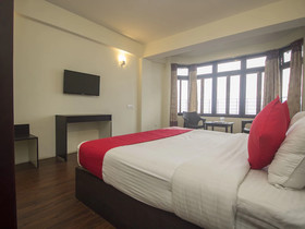 Taktse Continental by OYO Rooms