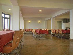 Taktse Continental by OYO Rooms