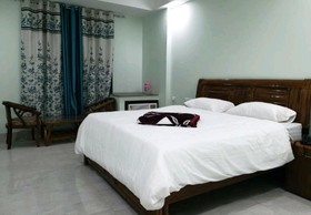 Hotel The Ganga Castle