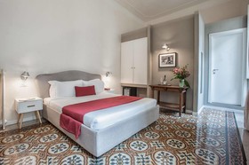 Terrace Pantheon Relais