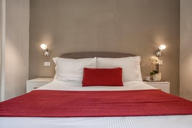 Terrace Pantheon Relais
