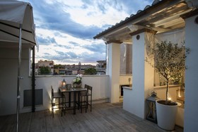 Terrace Pantheon Relais