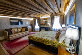 EGO' Residence