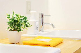 UCHI North Log Cabin