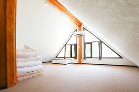 UCHI North Log Cabin